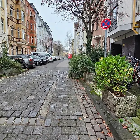 Fewokoko-privat Zentral Lorettoviertel Rheinufer Altstadt Messe Landtag Koenigsallee Lägenhet