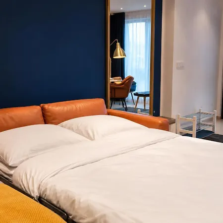 Luxury Koenigsallee Old Town Rhine Promenade Messe *